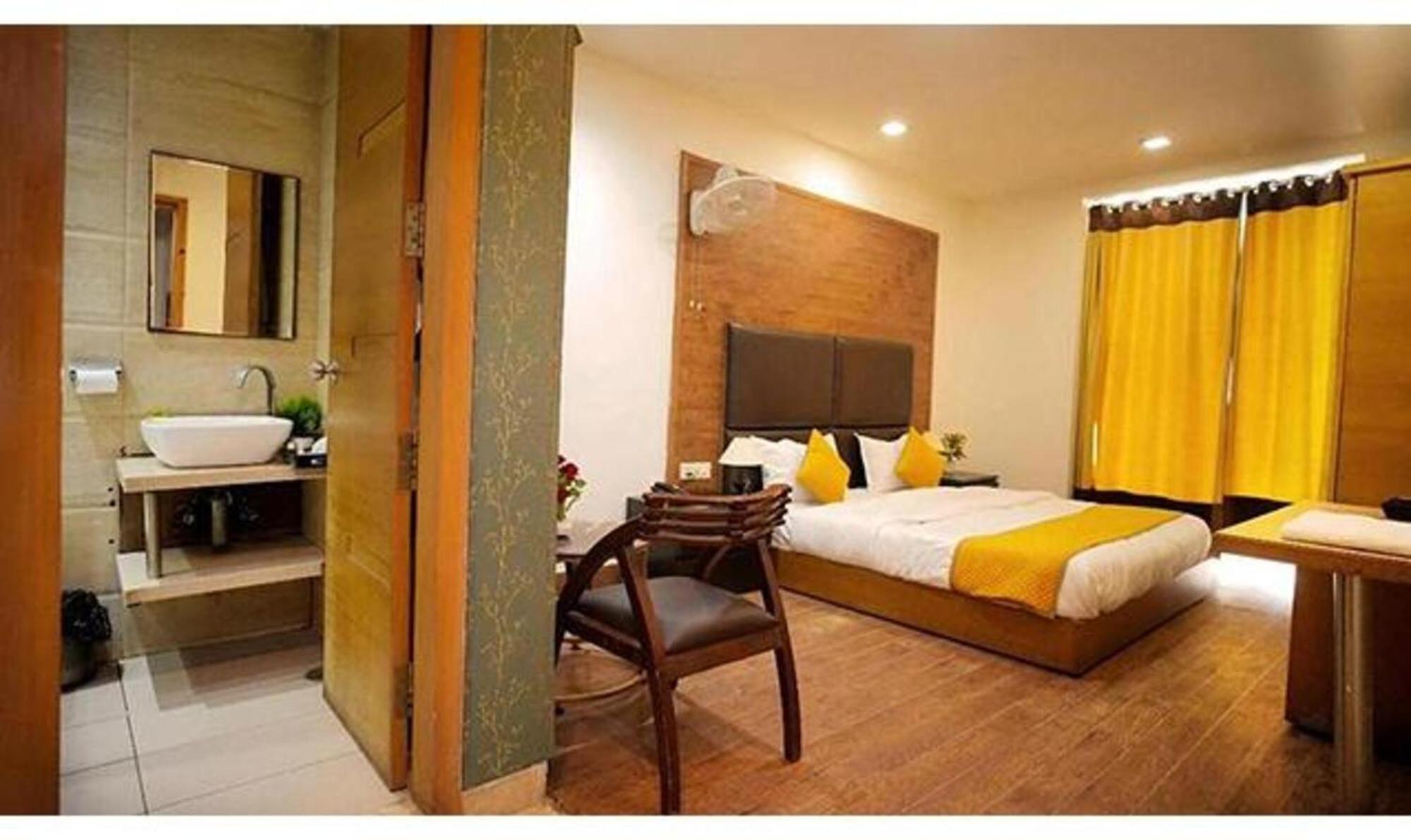 Hotel Oriva Siya Residency New Delhi
